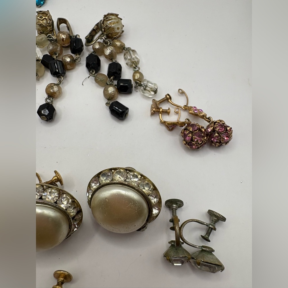 Vintage Screw Back Earrings Lot 12 Pairs Rhinestone Pearl Dangle Costume - Picture 6 of 6